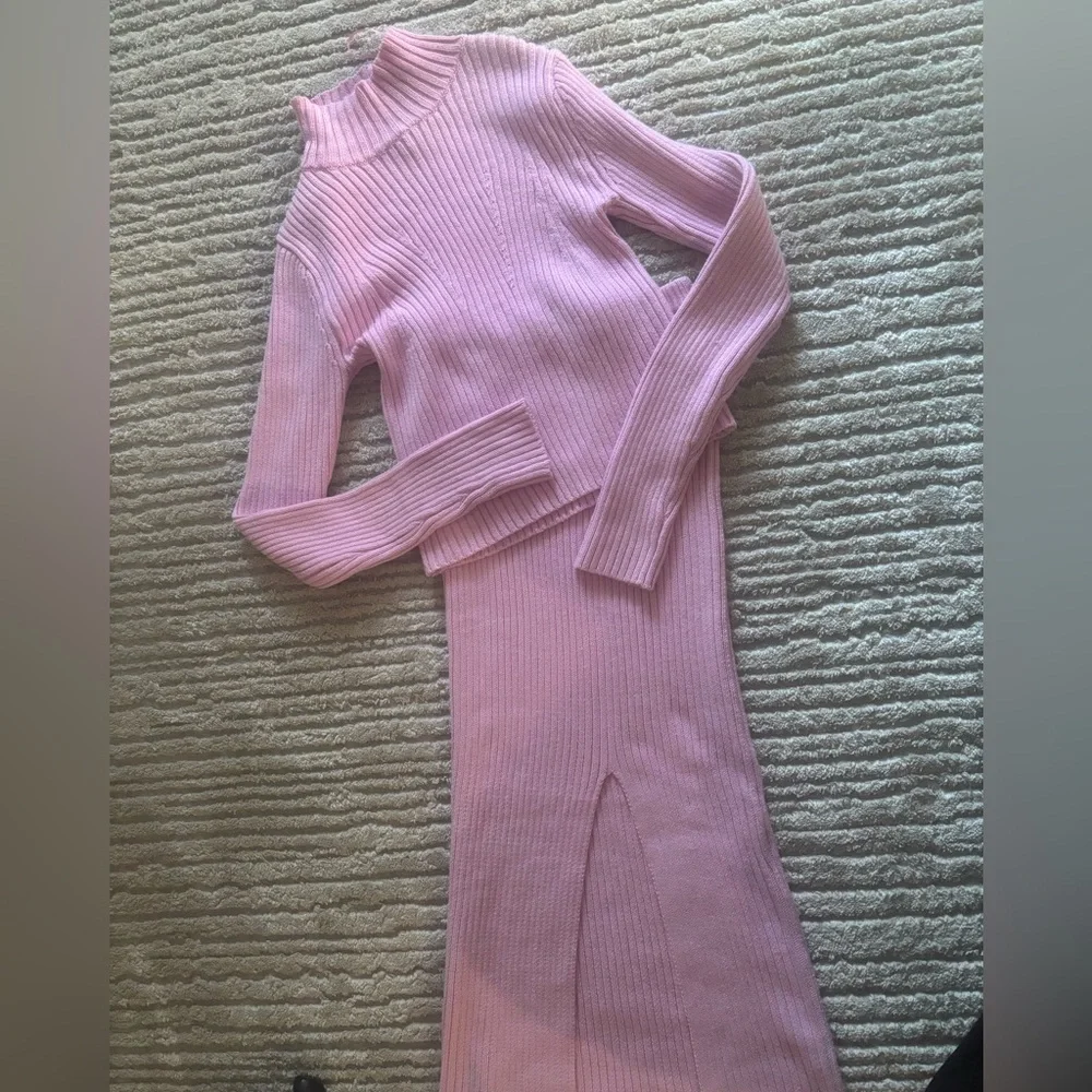 Pink Ribbed Skirt Set - Picture 3 of 3
